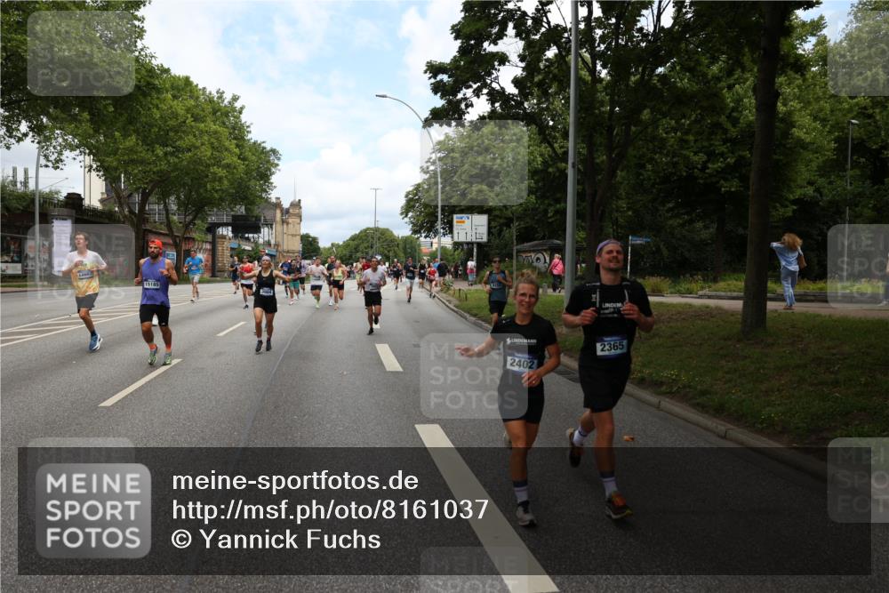 29.06.2025 - hella hamburg halbmarathon Yannick Fuchs http://msf.ph/oto/8161037 29.06.2025 10:38:56 20KM 1057, 1220, 1391, 1468, 1782, 1902, 1941, 2365, 2402, 2415, 3004, 3098, 3305, 4691, 4991, 5231, 5476, 5884, 7191, 7322, 7710, 8928, 9159, 10596, 11469, 12159, 12711, 13123, 13975, 14351, 14464, 14667, 14686, 14687, 14816, 15185, 16506, 17097, 17406, 17748, 18539, 18560, 18806, 19207 meine-sportfotos.de