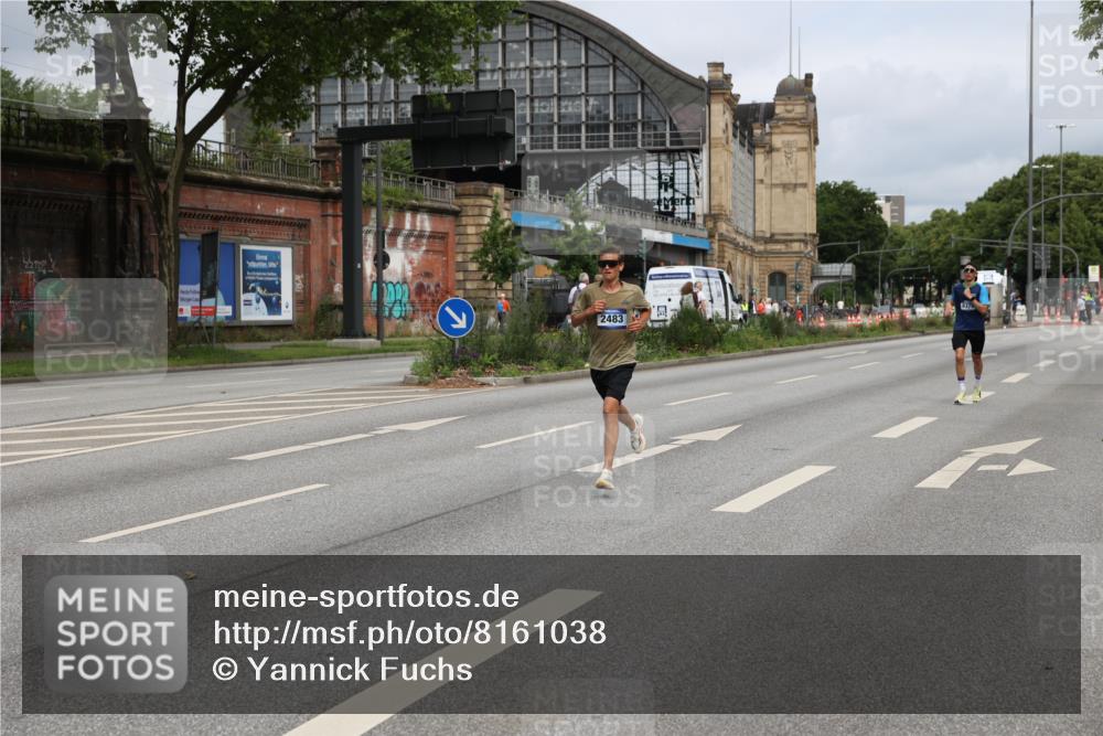 29.06.2025 - hella hamburg halbmarathon Yannick Fuchs http://msf.ph/oto/8161038 29.06.2025 10:20:45 20KM 2483, 4338, 8376, 10468, 11228, 11994, 12067, 13346, 17003 meine-sportfotos.de