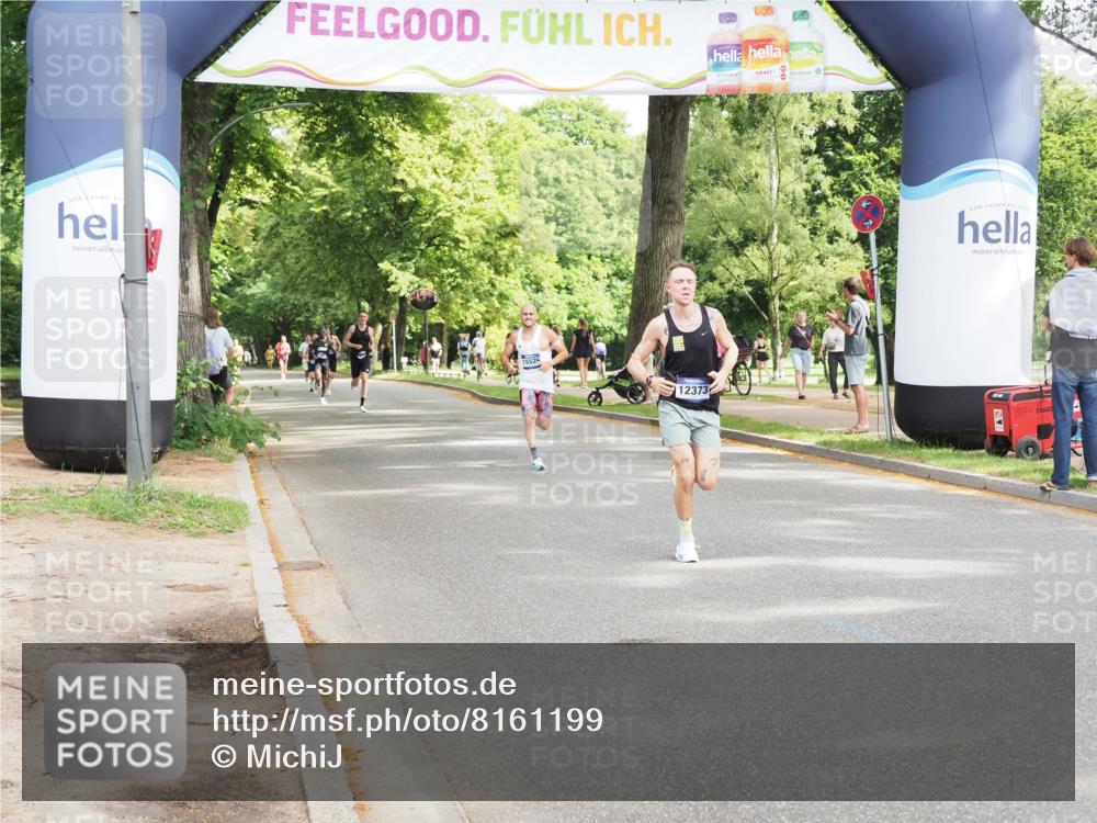 29.06.2025 - hella hamburg halbmarathon MichiJ http://msf.ph/oto/8161199 29.06.2025 10:11:22 Zwischen KM18-KM19 12373, 14717, 19075 meine-sportfotos.de