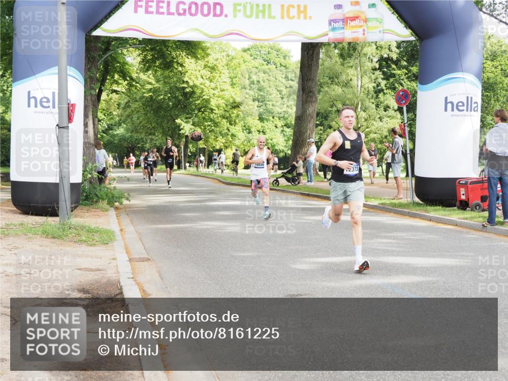 29.06.2025 - hella hamburg halbmarathon MichiJ http://msf.ph/oto/8161225 29.06.2025 10:11:22 Zwischen KM18-KM19 12373, 14717, 19075 meine-sportfotos.de