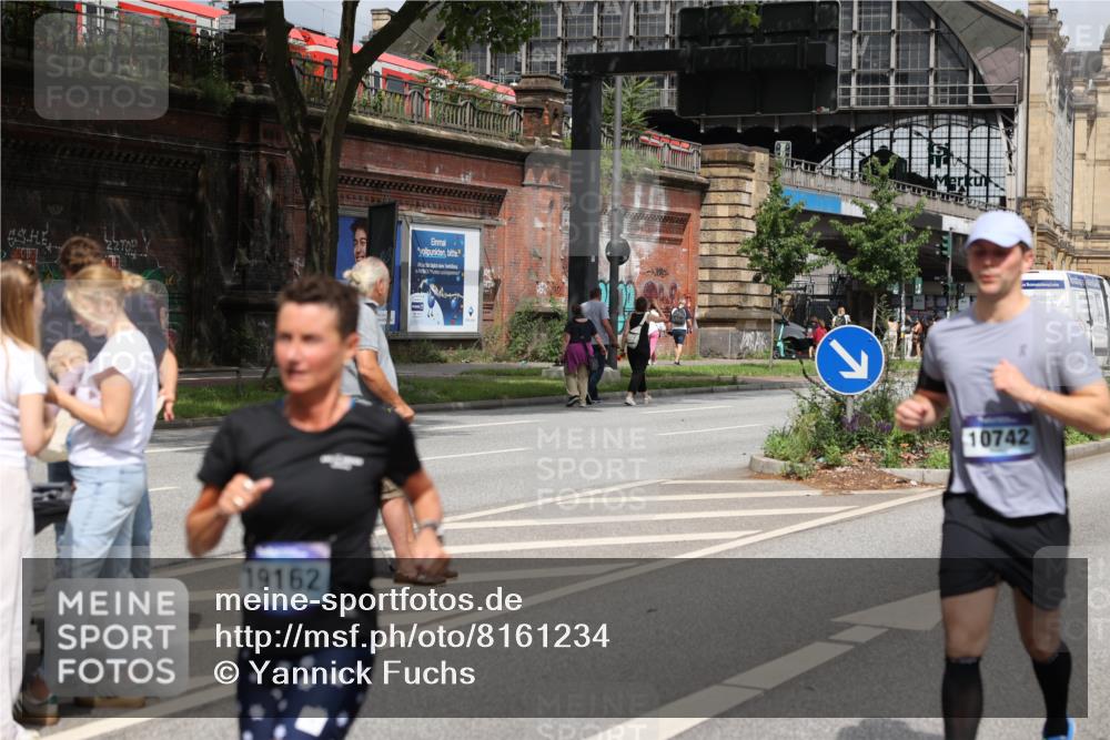 29.06.2025 - hella hamburg halbmarathon Yannick Fuchs http://msf.ph/oto/8161234 29.06.2025 10:59:27 20KM 1249, 1702, 1733, 1781, 1790, 2782, 2979, 3328, 4227, 4307, 4499, 4985, 5073, 5396, 6174, 6489, 6590, 7760, 7888, 8219, 8423, 8578, 8917, 8960, 9526, 9736, 9737, 10742, 10781, 11027, 11614, 11784, 11917, 13184, 13221, 13481, 13533, 13566, 13932, 14642, 15915, 16395, 16989, 17434, 17441, 17550, 18128, 18178, 18324, 18732, 18754, 18796, 19162 meine-sportfotos.de