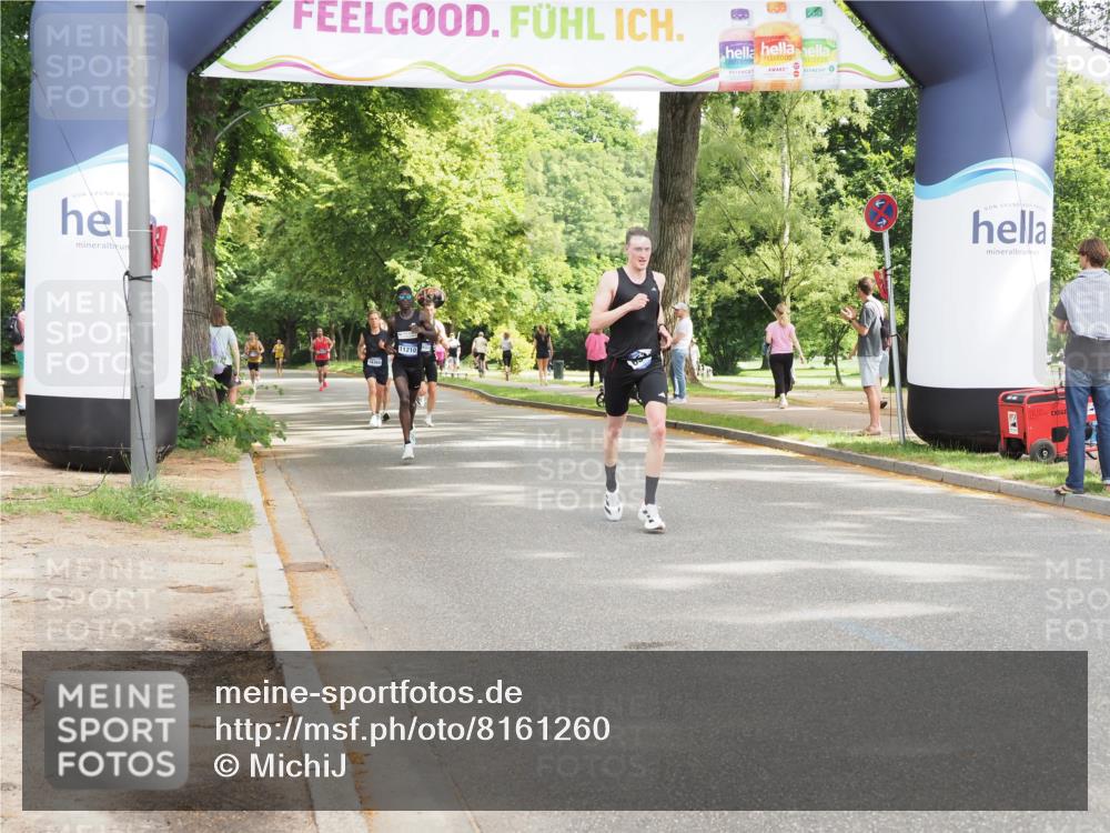 29.06.2025 - hella hamburg halbmarathon MichiJ http://msf.ph/oto/8161260 29.06.2025 10:11:27 Zwischen KM18-KM19 12373, 14717, 15526, 19075 meine-sportfotos.de