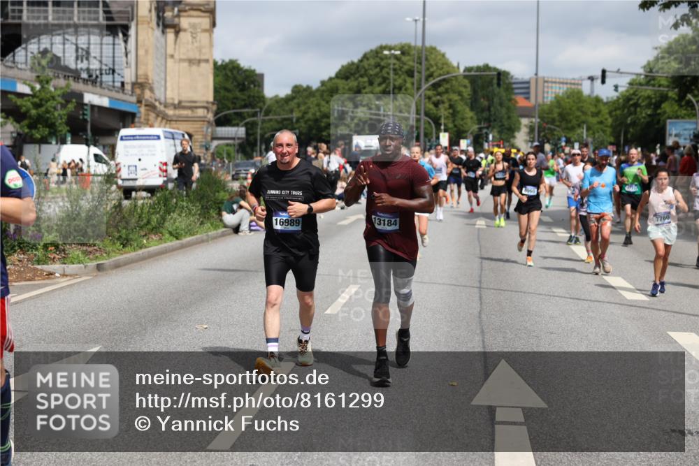 29.06.2025 - hella hamburg halbmarathon Yannick Fuchs http://msf.ph/oto/8161299 29.06.2025 10:59:29 20KM 1249, 1702, 1733, 1781, 1790, 2782, 2979, 4227, 4307, 4499, 4985, 5073, 5396, 6174, 7760, 7888, 8219, 8423, 8578, 8917, 8960, 9477, 9526, 9736, 9737, 10100, 10742, 10781, 11614, 11784, 11917, 13184, 13221, 13481, 13533, 13566, 13932, 14642, 15377, 15915, 16395, 16989, 17434, 17550, 18128, 18178, 18732, 18754, 18796, 19162 meine-sportfotos.de