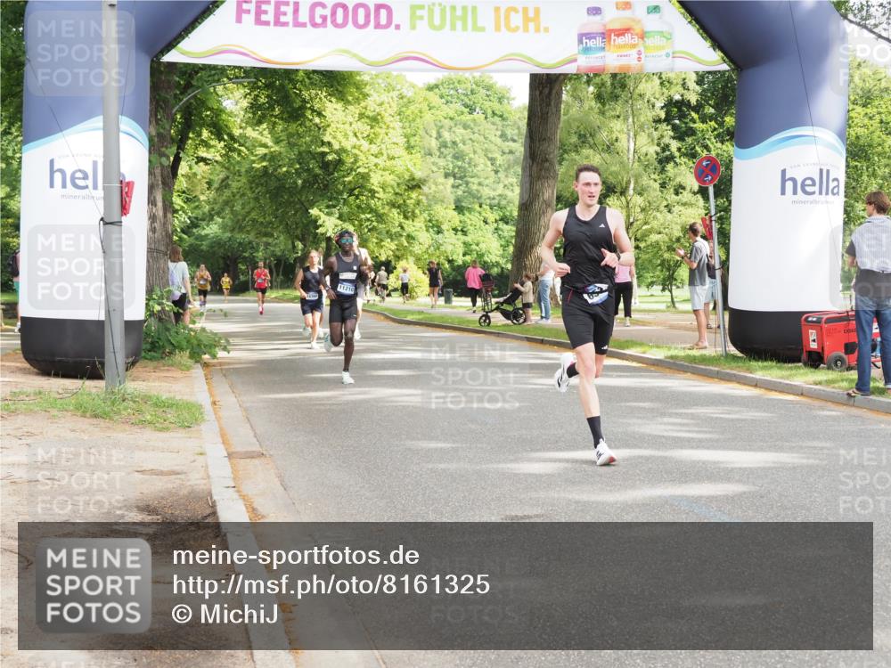 29.06.2025 - hella hamburg halbmarathon MichiJ http://msf.ph/oto/8161325 29.06.2025 10:11:27 Zwischen KM18-KM19 12373, 14717, 15526, 19075 meine-sportfotos.de