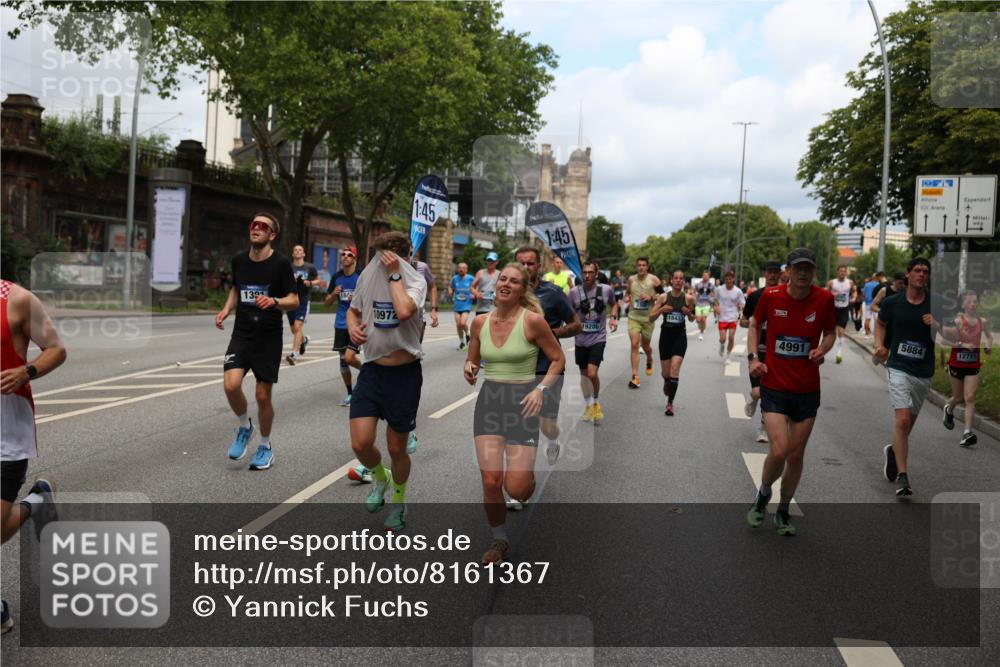 29.06.2025 - hella hamburg halbmarathon Yannick Fuchs http://msf.ph/oto/8161367 29.06.2025 10:39:00 20KM 1057, 1391, 1413, 1468, 1697, 1782, 1902, 1941, 2415, 3004, 3098, 3305, 4691, 4991, 5884, 7322, 7710, 8928, 9302, 10596, 11809, 12159, 12711, 13123, 13975, 14351, 14464, 14667, 14686, 14687, 14703, 14816, 15185, 16506, 17097, 17120, 17406, 18539, 18560, 18806, 19207 meine-sportfotos.de