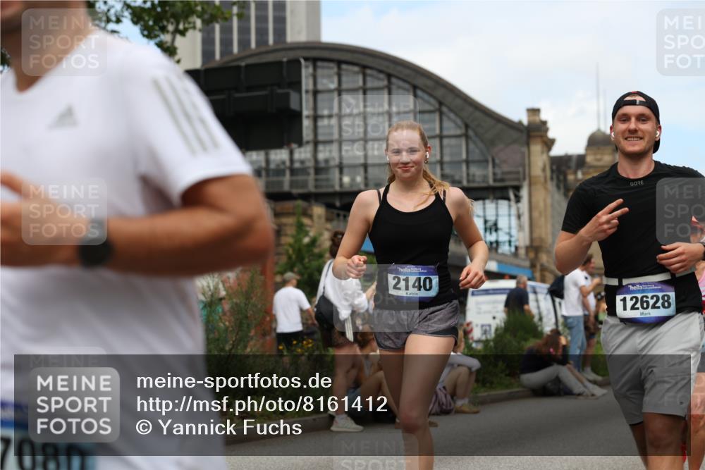 29.06.2025 - hella hamburg halbmarathon Yannick Fuchs http://msf.ph/oto/8161412 29.06.2025 11:17:35 20KM 1419, 2140, 2306, 2351, 2529, 3458, 3464, 3466, 4697, 4979, 5493, 5939, 6102, 6546, 6872, 7114, 7115, 8387, 8778, 9301, 9722, 9855, 10041, 10065, 11110, 12628, 15445, 15505, 15952, 15955, 16631, 17080, 17147, 17490, 18611, 18685 meine-sportfotos.de