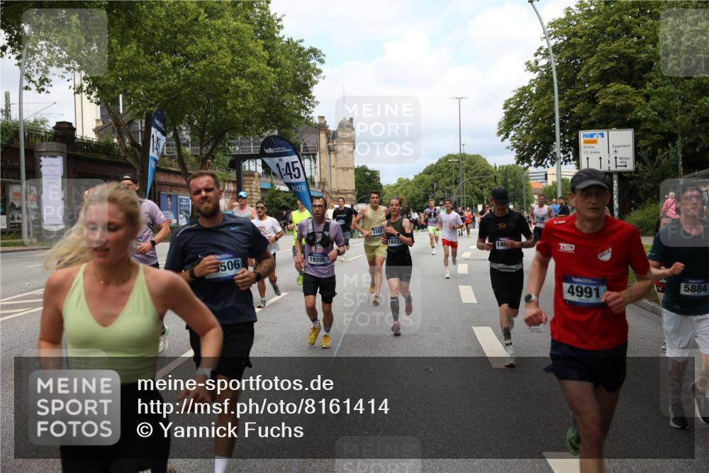 29.06.2025 - hella hamburg halbmarathon Yannick Fuchs http://msf.ph/oto/8161414 29.06.2025 10:39:01 20KM 1057, 1391, 1413, 1468, 1520, 1697, 1782, 1941, 2415, 3098, 3305, 4691, 4991, 5884, 7322, 7710, 8928, 9302, 10596, 11809, 12159, 12711, 13123, 13975, 14351, 14464, 14686, 14687, 14703, 14816, 16506, 17097, 17120, 17406, 18539, 18560, 18806, 19207 meine-sportfotos.de