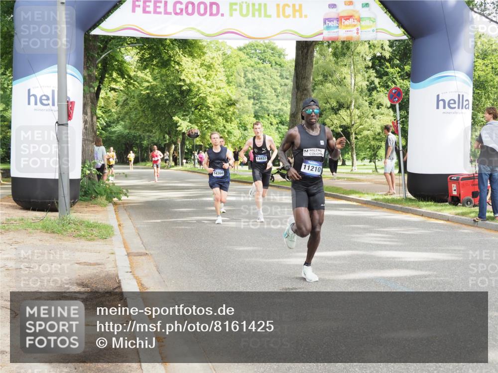 29.06.2025 - hella hamburg halbmarathon MichiJ http://msf.ph/oto/8161425 29.06.2025 10:11:30 Zwischen KM18-KM19 6530, 11210, 14933, 15526 meine-sportfotos.de