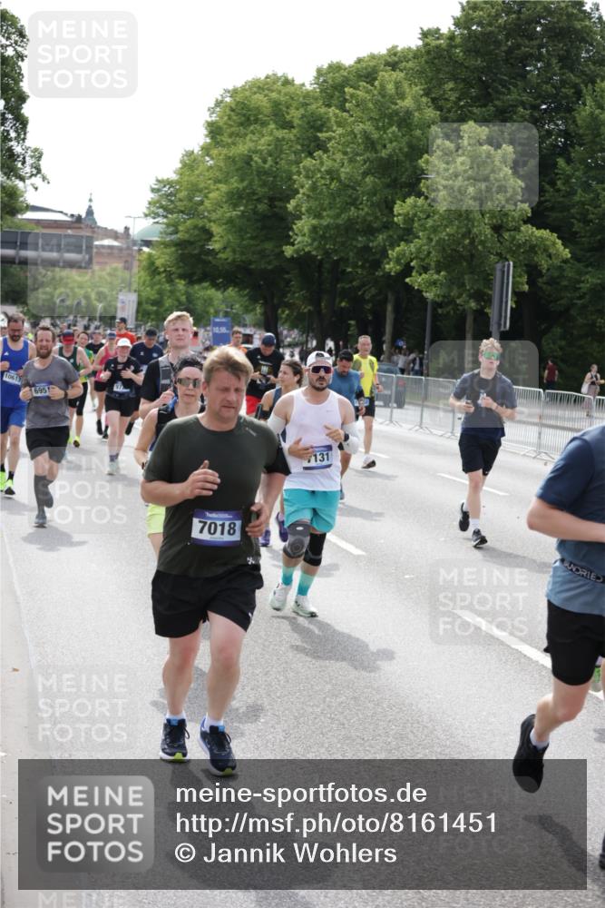 29.06.2025 - hella hamburg halbmarathon Jannik Wohlers http://msf.ph/oto/8161451 29.06.2025 10:20:00 Lombardsbrücke 1011, 1046, 1069, 1471, 1474, 2478, 3434, 3733, 3842, 4154, 4166, 4614, 5181, 5811, 5812, 5831, 5937, 6951, 7018, 7101, 7131, 7739, 7744, 8025, 8462, 8588, 9136, 9722, 9735, 9873, 10041, 10414, 10595, 10613, 10647, 10754, 11603, 11835, 12056, 12977, 13013, 14014, 14564, 14894, 15180, 15244, 15442, 15481, 17671, 19093 meine-sportfotos.de