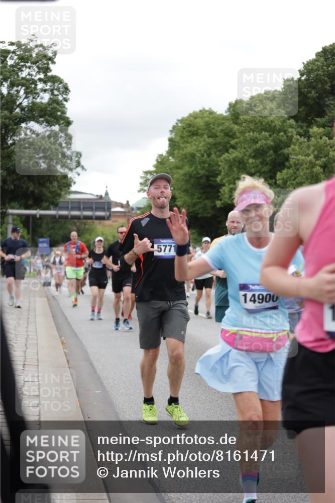 29.06.2025 - hella hamburg halbmarathon Jannik Wohlers http://msf.ph/oto/8161471 29.06.2025 11:03:02 Lombardsbrücke 1693, 1861, 3133, 3205, 3298, 3382, 3978, 3979, 4599, 4669, 5644, 5663, 5771, 6233, 6300, 6387, 6972, 7242, 7469, 7654, 7660, 7727, 7729, 7730, 7736, 7835, 7958, 8278, 8280, 8471, 8911, 8912, 8934, 8935, 8949, 9088, 9098, 9291, 9821, 10311, 10910, 10942, 11042, 11448, 11663, 12105, 12299, 12339, 12416, 12620, 12644, 12798, 13050, 13161, 13181, 13182, 13281, 13347, 13883, 14003, 14083, 14145, 14174, 14662, 14666, 14900, 15074, 15606, 16006 meine-sportfotos.de