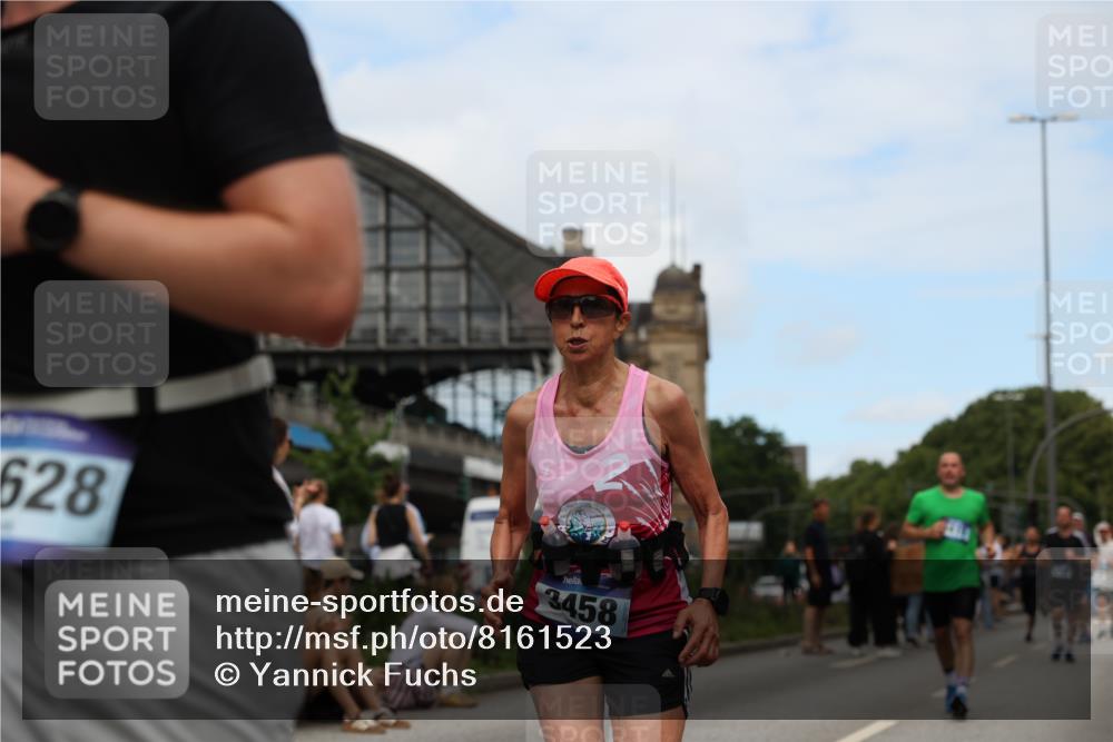 29.06.2025 - hella hamburg halbmarathon Yannick Fuchs http://msf.ph/oto/8161523 29.06.2025 11:17:36 20KM 1419, 2140, 2351, 2529, 2901, 3458, 3464, 3466, 4697, 4979, 5493, 6102, 6546, 6872, 7114, 7115, 8387, 8778, 9301, 9722, 9855, 10041, 10065, 11110, 12628, 15445, 15505, 15952, 15955, 16631, 17080, 17147, 17490, 18611, 18685 meine-sportfotos.de
