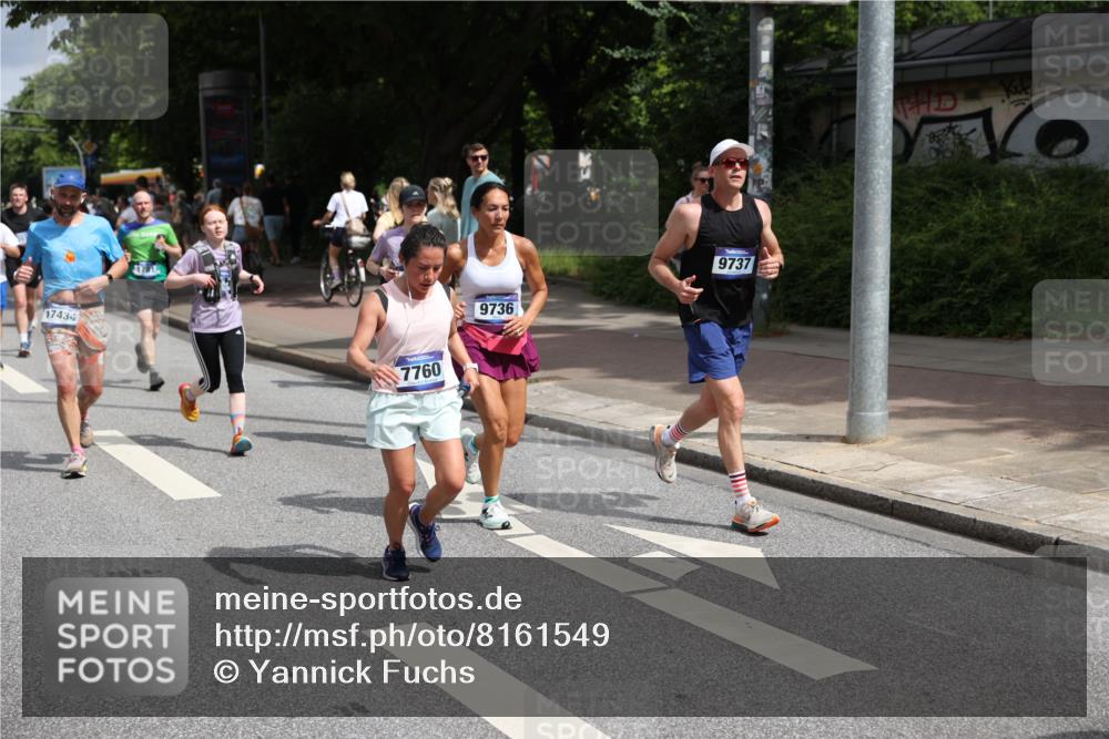 29.06.2025 - hella hamburg halbmarathon Yannick Fuchs http://msf.ph/oto/8161549 29.06.2025 10:59:32 20KM 1249, 1702, 1781, 1790, 2782, 4146, 4227, 4307, 4499, 5073, 5396, 5742, 6174, 7760, 7888, 8219, 8423, 8578, 8894, 8917, 8960, 9339, 9477, 9526, 9736, 9737, 9829, 10100, 10742, 10781, 11614, 13184, 13221, 13481, 13533, 13566, 13932, 14642, 15377, 15915, 16395, 16989, 17434, 17550, 18128, 18178, 18240, 18796, 19162 meine-sportfotos.de
