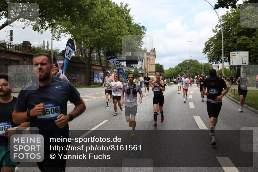 29.06.2025 - hella hamburg halbmarathon Yannick Fuchs http://msf.ph/oto/8161561 29.06.2025 10:39:02 20KM 1057, 1391, 1413, 1468, 1520, 1697, 1782, 1941, 2415, 3098, 3305, 4691, 4991, 5884, 7322, 7710, 8928, 9302, 10596, 11809, 12159, 12711, 13123, 13975, 14351, 14464, 14686, 14687, 14703, 14816, 16058, 16506, 17097, 17120, 17406, 18539, 18560, 18806, 19207 meine-sportfotos.de