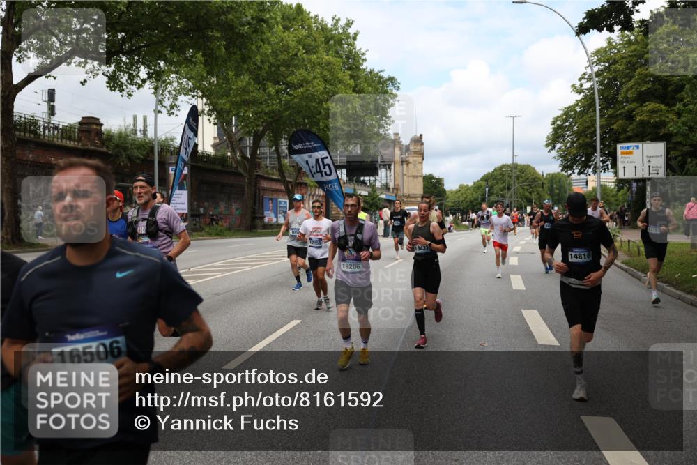 29.06.2025 - hella hamburg halbmarathon Yannick Fuchs http://msf.ph/oto/8161592 29.06.2025 10:39:02 20KM 1057, 1391, 1413, 1468, 1520, 1697, 1782, 1941, 2415, 3098, 3305, 4691, 4991, 5884, 7322, 7710, 8928, 9302, 10596, 11809, 12159, 12711, 13123, 13975, 14351, 14464, 14686, 14687, 14703, 14816, 16058, 16506, 17097, 17120, 17406, 18539, 18560, 18806, 19207 meine-sportfotos.de