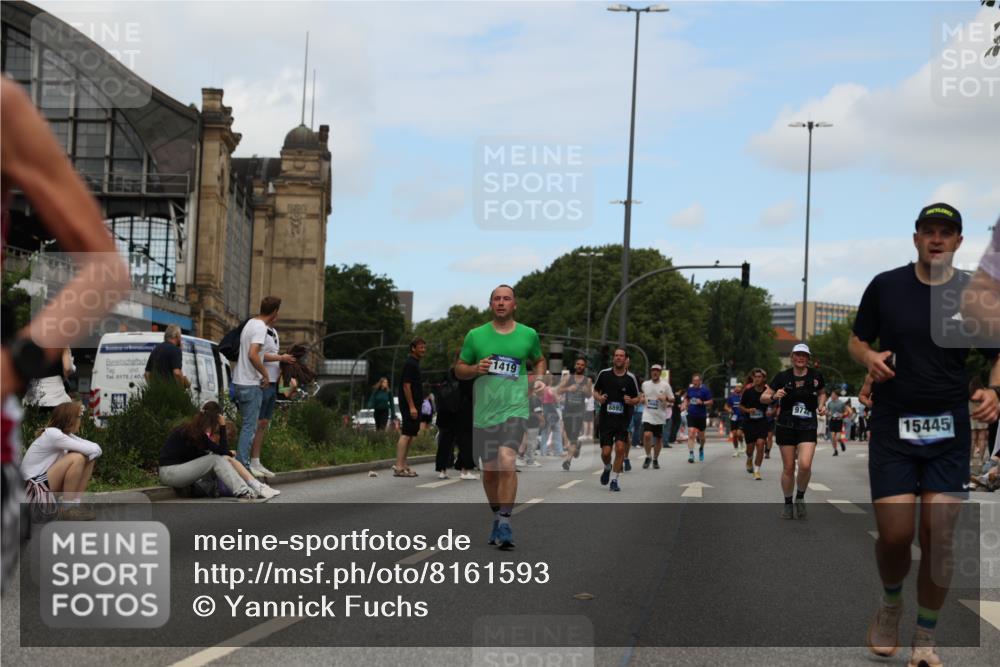 29.06.2025 - hella hamburg halbmarathon Yannick Fuchs http://msf.ph/oto/8161593 29.06.2025 11:17:37 20KM 1419, 2140, 2351, 2529, 2886, 2901, 3458, 3464, 3466, 4697, 4979, 5493, 6102, 6546, 6872, 7114, 7115, 8387, 8778, 8892, 9301, 9722, 9855, 10041, 10065, 11110, 12628, 15445, 15505, 15952, 15955, 16631, 17080, 17147, 17490, 18611, 18685 meine-sportfotos.de
