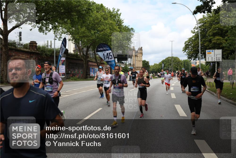29.06.2025 - hella hamburg halbmarathon Yannick Fuchs http://msf.ph/oto/8161601 29.06.2025 10:39:02 20KM 1057, 1391, 1413, 1468, 1520, 1697, 1782, 1941, 2415, 3098, 3305, 4691, 4991, 5884, 7322, 7710, 8928, 9302, 10596, 11809, 12159, 12711, 13123, 13975, 14351, 14464, 14686, 14687, 14703, 14816, 16058, 16506, 17097, 17120, 17406, 18539, 18560, 18806, 19207 meine-sportfotos.de