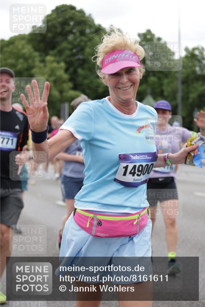 29.06.2025 - hella hamburg halbmarathon Jannik Wohlers http://msf.ph/oto/8161611 29.06.2025 11:03:03 Lombardsbrücke 1693, 1861, 3133, 3205, 3298, 3382, 3496, 3978, 3979, 4599, 4669, 5644, 5663, 5771, 6130, 6233, 6300, 6387, 6658, 6863, 6972, 7469, 7660, 7727, 7729, 7730, 7736, 7835, 7958, 8278, 8280, 8471, 8911, 8912, 8934, 8935, 8949, 9088, 9098, 9291, 9821, 10311, 10910, 10942, 11042, 11448, 11532, 11544, 11663, 12105, 12299, 12339, 12416, 12620, 12644, 12798, 13161, 13181, 13182, 13281, 13347, 13883, 14003, 14083, 14145, 14174, 14662, 14666, 14900, 15074, 15606, 16006, 16122 meine-sportfotos.de