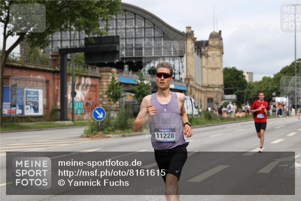 29.06.2025 - hella hamburg halbmarathon Yannick Fuchs http://msf.ph/oto/8161615 29.06.2025 10:21:03 20KM 4338, 9767, 10468, 11228, 13346, 14107, 16615, 17003 meine-sportfotos.de