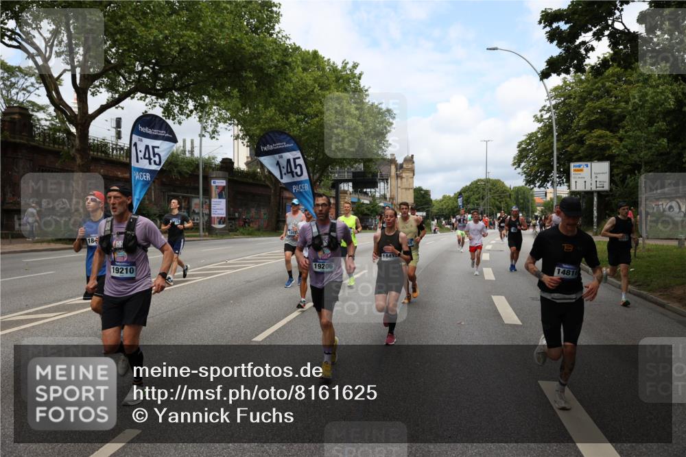 29.06.2025 - hella hamburg halbmarathon Yannick Fuchs http://msf.ph/oto/8161625 29.06.2025 10:39:02 20KM 1057, 1391, 1413, 1468, 1520, 1697, 1782, 1941, 2415, 3098, 3305, 4691, 4991, 5884, 7322, 7710, 8928, 9302, 10596, 11809, 12159, 12711, 13123, 13975, 14351, 14464, 14686, 14687, 14703, 14816, 16058, 16506, 17097, 17120, 17406, 18539, 18560, 18806, 19207 meine-sportfotos.de