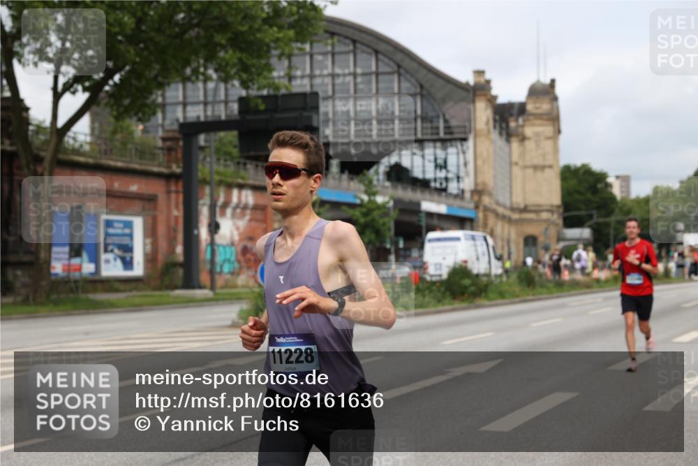 29.06.2025 - hella hamburg halbmarathon Yannick Fuchs http://msf.ph/oto/8161636 29.06.2025 10:21:04 20KM 4338, 9767, 10468, 11228, 13346, 14107, 16615, 17003 meine-sportfotos.de
