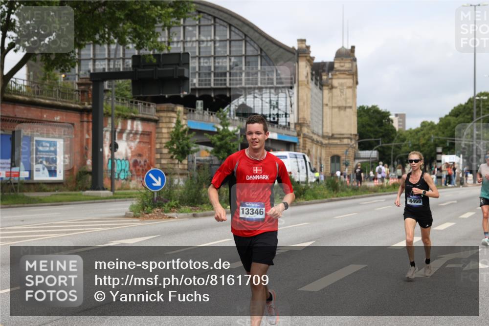 29.06.2025 - hella hamburg halbmarathon Yannick Fuchs http://msf.ph/oto/8161709 29.06.2025 10:21:06 20KM 9767, 10468, 11228, 13346, 14107, 16615, 17003 meine-sportfotos.de