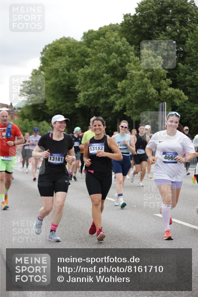 29.06.2025 - hella hamburg halbmarathon Jannik Wohlers http://msf.ph/oto/8161710 29.06.2025 11:03:06 Lombardsbrücke 1498, 1861, 3205, 3496, 3497, 3978, 3979, 4599, 4669, 5663, 5771, 6130, 6233, 6300, 6658, 6863, 7469, 7660, 7727, 7729, 7730, 7736, 7835, 7958, 8278, 8280, 8337, 8471, 8911, 8912, 8934, 8935, 8949, 9088, 9098, 9291, 9821, 10311, 10910, 10942, 11042, 11173, 11448, 11505, 11532, 11544, 11663, 12105, 12299, 12416, 12620, 12644, 12976, 13161, 13181, 13182, 13347, 13883, 14003, 14083, 14145, 14174, 14662, 14666, 14900, 15074, 15606, 16006, 16122, 18696 meine-sportfotos.de