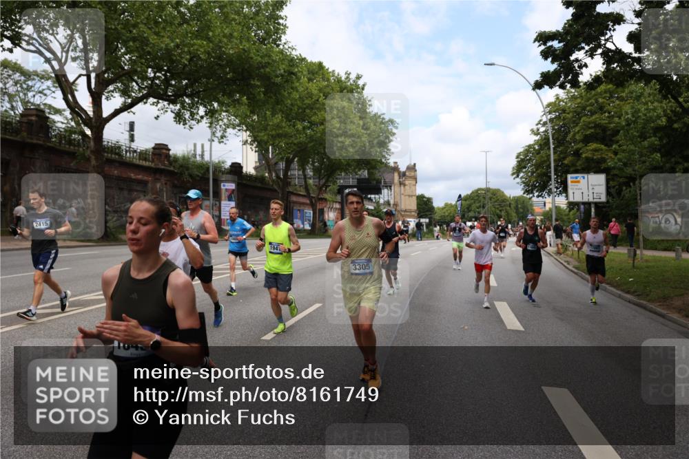 29.06.2025 - hella hamburg halbmarathon Yannick Fuchs http://msf.ph/oto/8161749 29.06.2025 10:39:04 20KM 1057, 1413, 1468, 1520, 1697, 1782, 1941, 2415, 2890, 2970, 3098, 3305, 4270, 4691, 7710, 8928, 9302, 11809, 12159, 12711, 13123, 13975, 14351, 14464, 14686, 14687, 14703, 14816, 15334, 16058, 17097, 17120, 17406, 18539, 18560, 18806, 19207 meine-sportfotos.de
