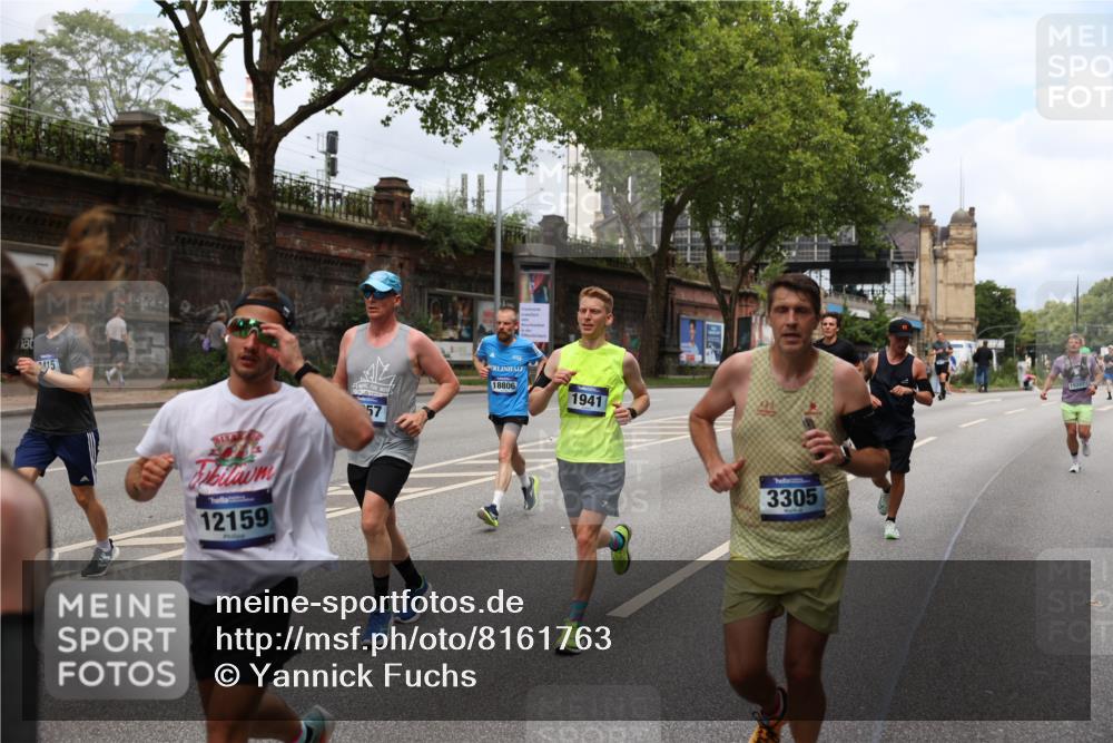 29.06.2025 - hella hamburg halbmarathon Yannick Fuchs http://msf.ph/oto/8161763 29.06.2025 10:39:04 20KM 1057, 1413, 1468, 1520, 1697, 1782, 1941, 2415, 2890, 2970, 3098, 3305, 4270, 4691, 7710, 8928, 9302, 11809, 12159, 12711, 13123, 13975, 14351, 14464, 14686, 14687, 14703, 14816, 15334, 16058, 17097, 17120, 17406, 18539, 18560, 18806, 19207 meine-sportfotos.de