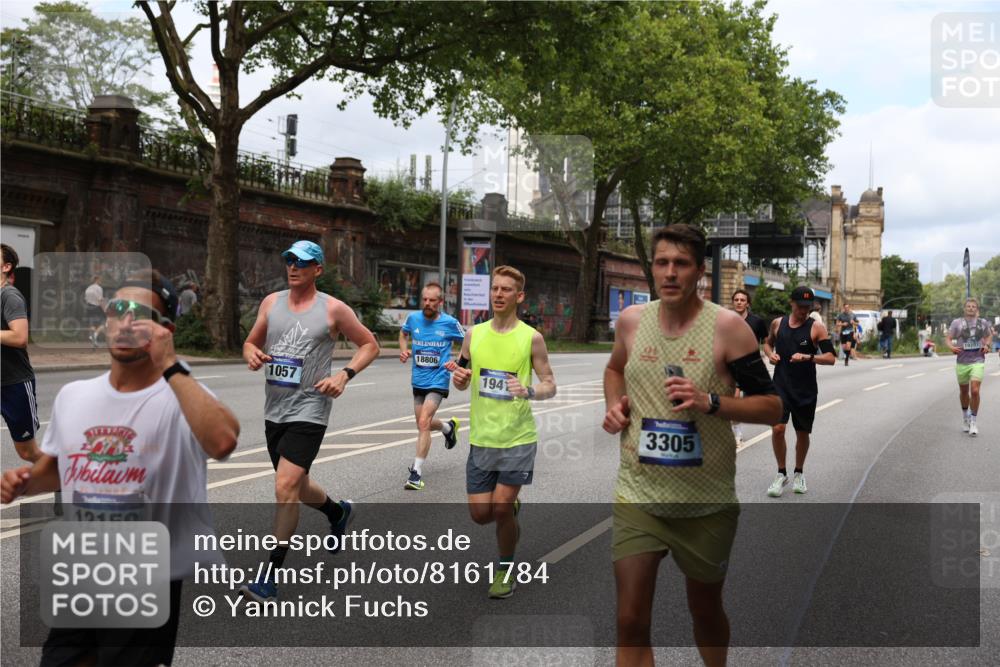 29.06.2025 - hella hamburg halbmarathon Yannick Fuchs http://msf.ph/oto/8161784 29.06.2025 10:39:04 20KM 1057, 1413, 1468, 1520, 1697, 1782, 1941, 2415, 2890, 2970, 3098, 3305, 4270, 4691, 7710, 8928, 9302, 11809, 12159, 12711, 13123, 13975, 14351, 14464, 14686, 14687, 14703, 14816, 15334, 16058, 17097, 17120, 17406, 18539, 18560, 18806, 19207 meine-sportfotos.de