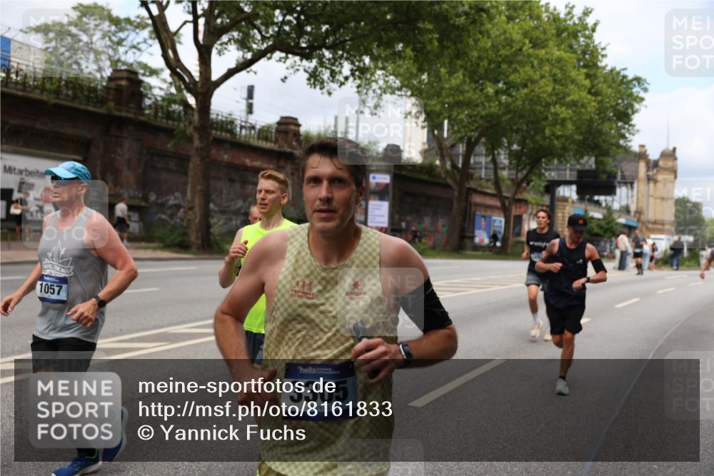 29.06.2025 - hella hamburg halbmarathon Yannick Fuchs http://msf.ph/oto/8161833 29.06.2025 10:39:04 20KM 1057, 1413, 1468, 1520, 1697, 1782, 1941, 2415, 2890, 2970, 3098, 3305, 4270, 4691, 7710, 8928, 9302, 11809, 12159, 12711, 13123, 13975, 14351, 14464, 14686, 14687, 14703, 14816, 15334, 16058, 17097, 17120, 17406, 18539, 18560, 18806, 19207 meine-sportfotos.de