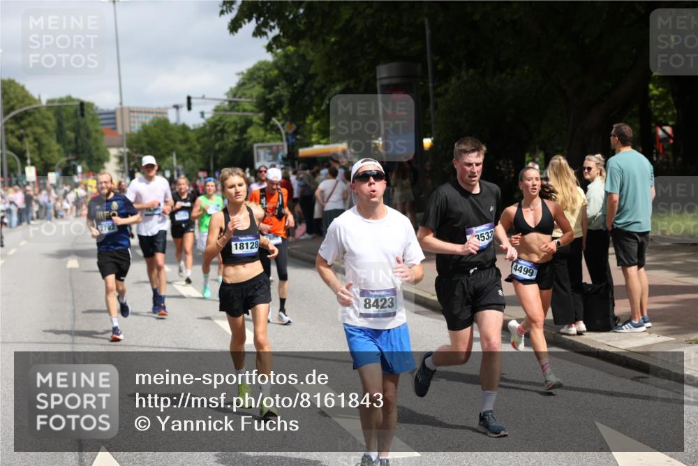 29.06.2025 - hella hamburg halbmarathon Yannick Fuchs http://msf.ph/oto/8161843 29.06.2025 10:59:35 20KM 1249, 1702, 1781, 1790, 2782, 4146, 4227, 4499, 5073, 5396, 5742, 6174, 7760, 7888, 8219, 8423, 8578, 8894, 8960, 9339, 9477, 9736, 9737, 9829, 10100, 10742, 10781, 11614, 13184, 13481, 13533, 13566, 13932, 14176, 14642, 15377, 15915, 16395, 16989, 17059, 17434, 17550, 18128, 18178, 18240, 18261, 18796, 19162 meine-sportfotos.de