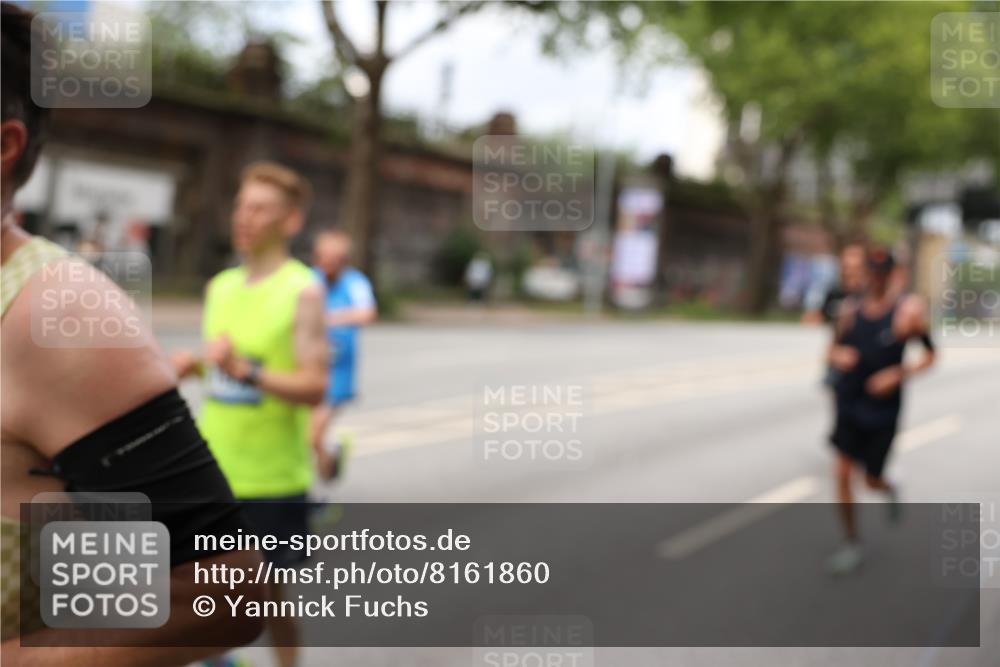 29.06.2025 - hella hamburg halbmarathon Yannick Fuchs http://msf.ph/oto/8161860 29.06.2025 10:39:05 20KM 1057, 1413, 1468, 1520, 1697, 1782, 1941, 2415, 2890, 2970, 3098, 3305, 4270, 4691, 7710, 8928, 9302, 11809, 12159, 12711, 13123, 13975, 14351, 14464, 14686, 14687, 14703, 15334, 16058, 17097, 17120, 17406, 18539, 18560, 18806, 19207 meine-sportfotos.de