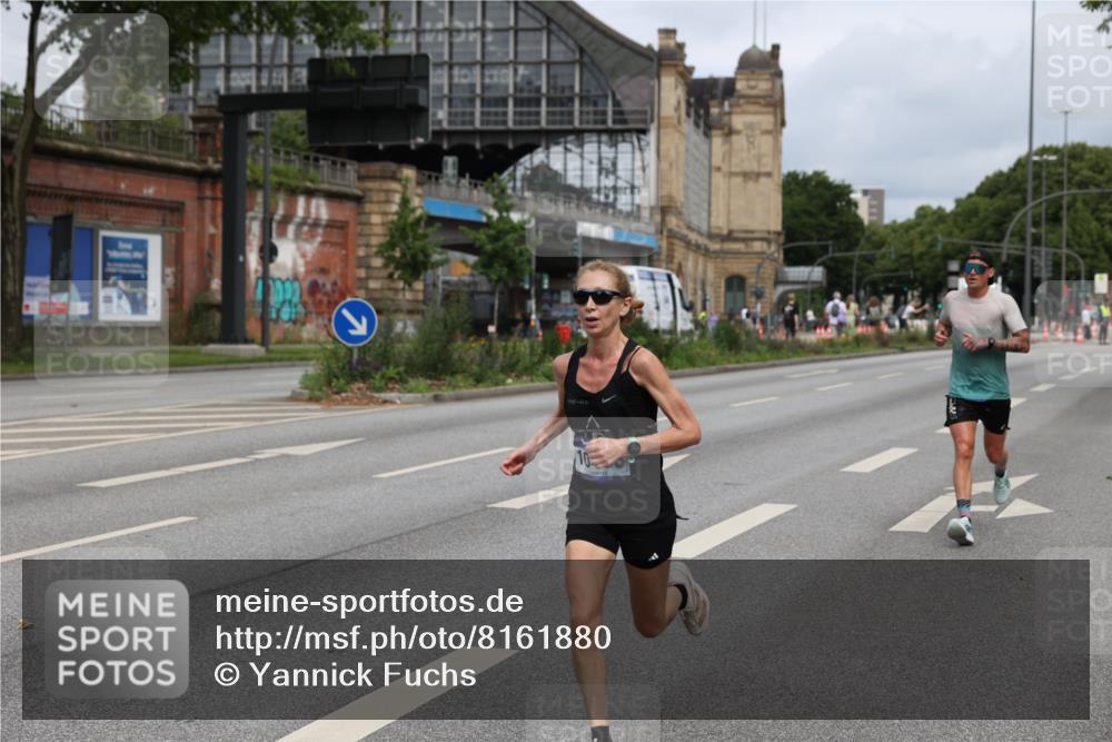29.06.2025 - hella hamburg halbmarathon Yannick Fuchs http://msf.ph/oto/8161880 29.06.2025 10:21:07 20KM 9767, 10468, 11228, 13346, 14107, 16615, 17003 meine-sportfotos.de
