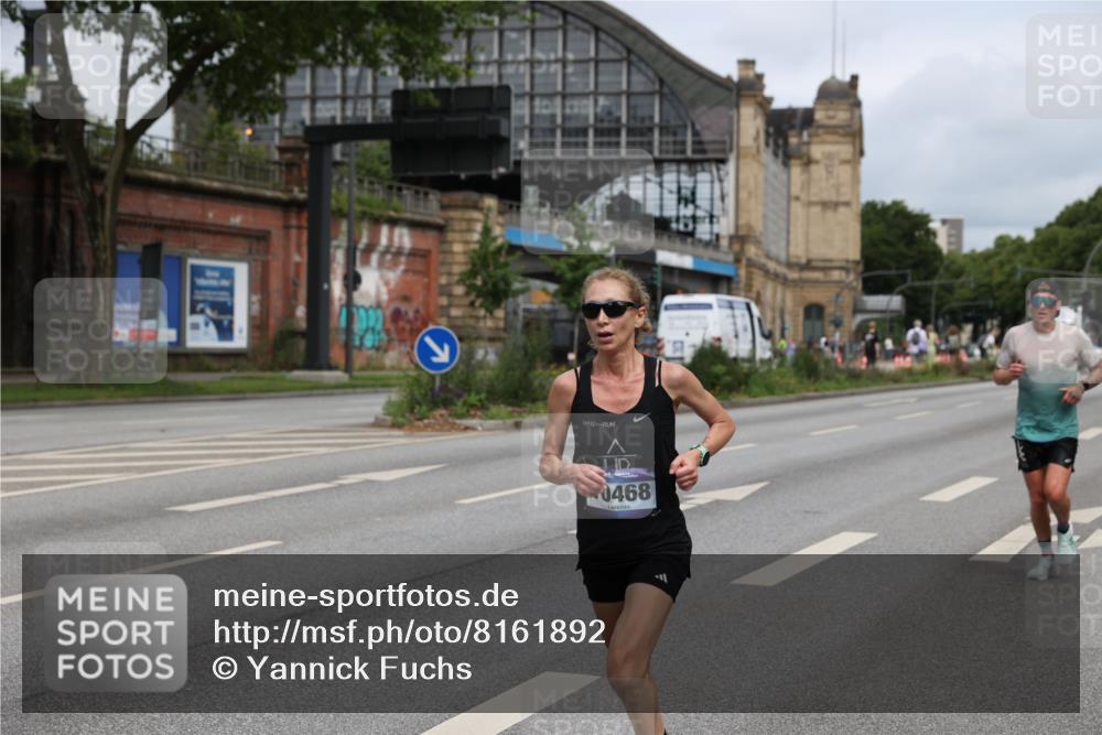 29.06.2025 - hella hamburg halbmarathon Yannick Fuchs http://msf.ph/oto/8161892 29.06.2025 10:21:07 20KM 9767, 10468, 11228, 13346, 14107, 16615, 17003 meine-sportfotos.de