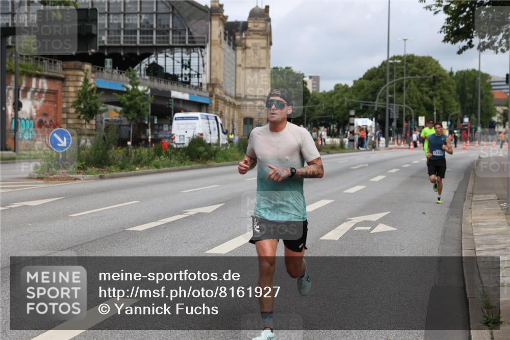 29.06.2025 - hella hamburg halbmarathon Yannick Fuchs http://msf.ph/oto/8161927 29.06.2025 10:21:09 20KM 9767, 10468, 11228, 13346, 14107, 16615, 17003 meine-sportfotos.de