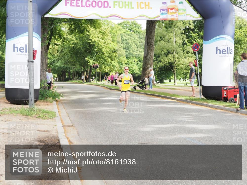 29.06.2025 - hella hamburg halbmarathon MichiJ http://msf.ph/oto/8161938 29.06.2025 10:11:42 Zwischen KM18-KM19 16120, 17402 meine-sportfotos.de