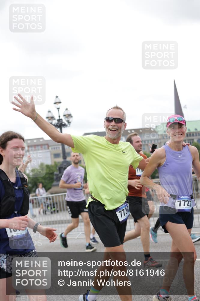 29.06.2025 - hella hamburg halbmarathon Jannik Wohlers http://msf.ph/oto/8161946 29.06.2025 11:03:13 Lombardsbrücke 1498, 1771, 1861, 3205, 3496, 3497, 4061, 4599, 4669, 5516, 5663, 6130, 6233, 6563, 6658, 6692, 6863, 7469, 7660, 7727, 7729, 7730, 7736, 7835, 7958, 8278, 8280, 8337, 8911, 8912, 8934, 8935, 8949, 9088, 9098, 9821, 10311, 10455, 10942, 11042, 11173, 11448, 11505, 11506, 11532, 11544, 12105, 12299, 12976, 13161, 13181, 13182, 13802, 13883, 13985, 14145, 14604, 14887, 15074, 16006, 16122, 16520, 16870, 18635, 18696, 18925 meine-sportfotos.de