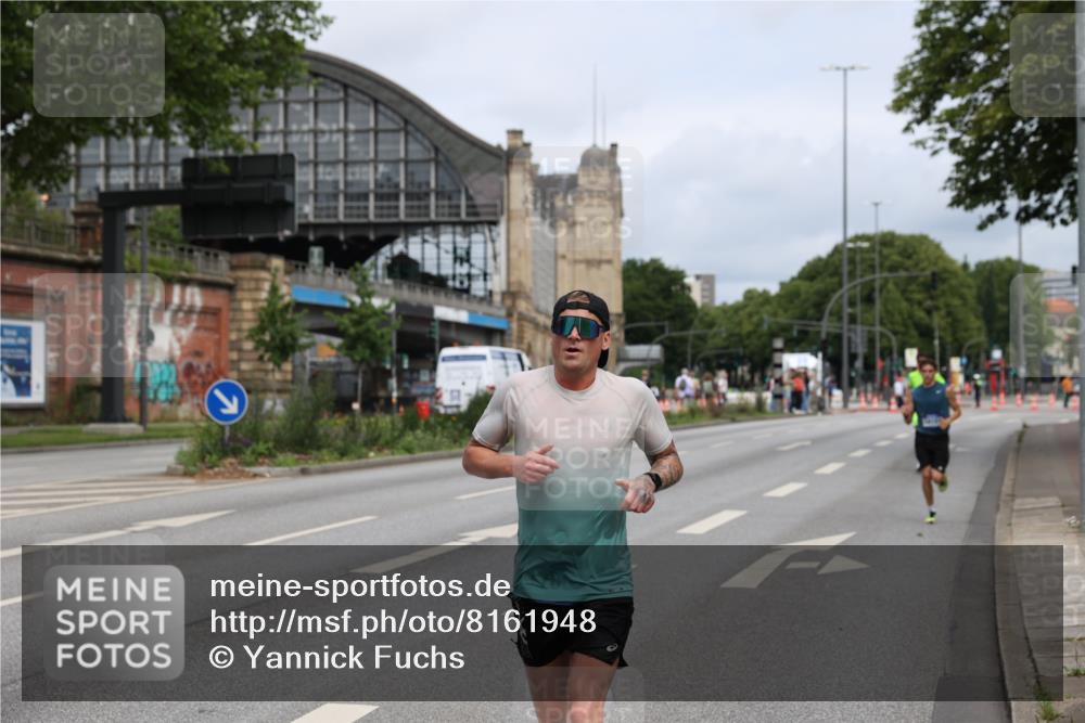 29.06.2025 - hella hamburg halbmarathon Yannick Fuchs http://msf.ph/oto/8161948 29.06.2025 10:21:09 20KM 9767, 10468, 11228, 13346, 14107, 16615, 17003 meine-sportfotos.de