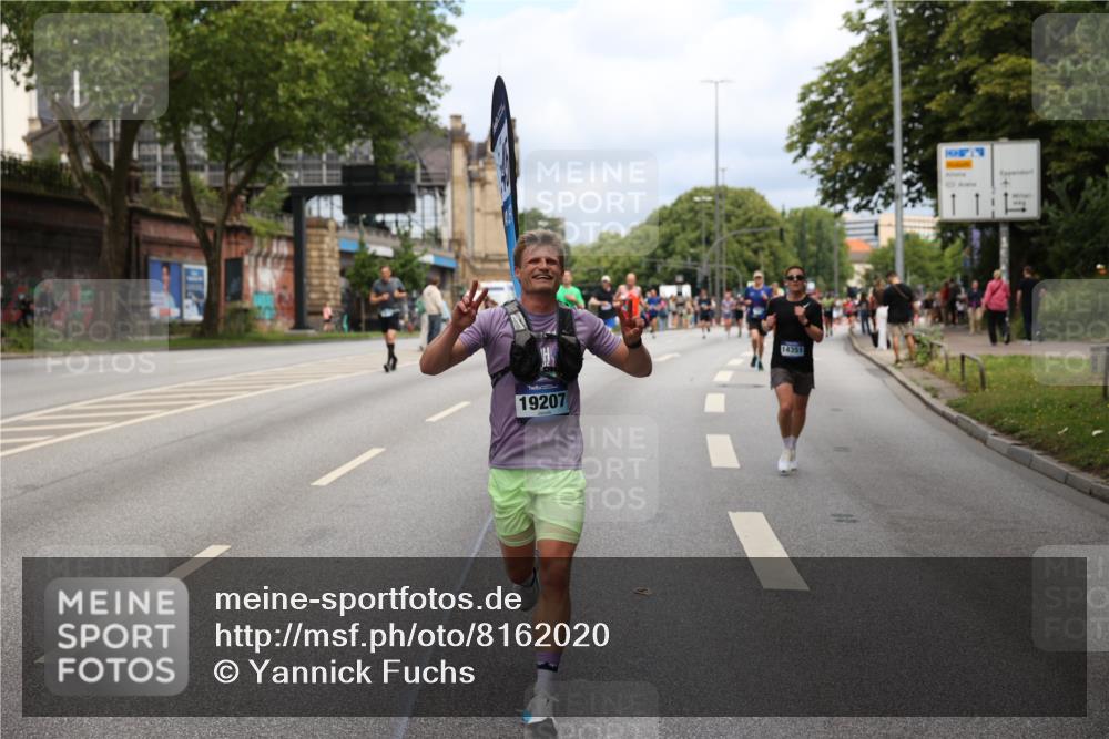 29.06.2025 - hella hamburg halbmarathon Yannick Fuchs http://msf.ph/oto/8162020 29.06.2025 10:39:07 20KM 1413, 1424, 1468, 1520, 1697, 1782, 1941, 2415, 2890, 2970, 3098, 4270, 4691, 4915, 5047, 7710, 8928, 9302, 11809, 13975, 14351, 14464, 14686, 14687, 14703, 15334, 16058, 17097, 17120, 17406, 18539, 18560, 18631, 18806, 19207 meine-sportfotos.de