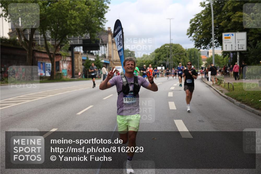 29.06.2025 - hella hamburg halbmarathon Yannick Fuchs http://msf.ph/oto/8162029 29.06.2025 10:39:07 20KM 1413, 1424, 1468, 1520, 1697, 1782, 1941, 2415, 2890, 2970, 3098, 4270, 4691, 4915, 5047, 7710, 8928, 9302, 11809, 13975, 14351, 14464, 14686, 14687, 14703, 15334, 16058, 17097, 17120, 17406, 18539, 18560, 18631, 18806, 19207 meine-sportfotos.de