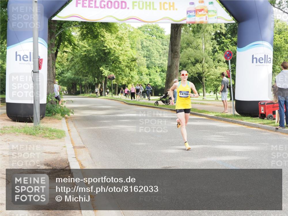 29.06.2025 - hella hamburg halbmarathon MichiJ http://msf.ph/oto/8162033 29.06.2025 10:11:43 Zwischen KM18-KM19 14766, 16120, 17402 meine-sportfotos.de