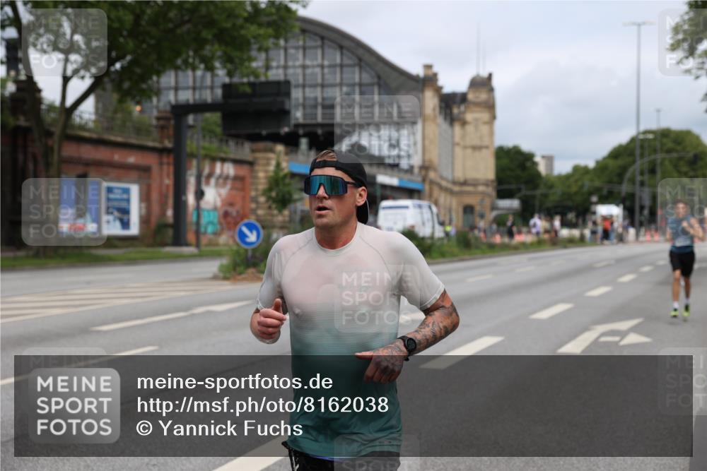 29.06.2025 - hella hamburg halbmarathon Yannick Fuchs http://msf.ph/oto/8162038 29.06.2025 10:21:09 20KM 9767, 10468, 11228, 13346, 14107, 16615, 17003 meine-sportfotos.de