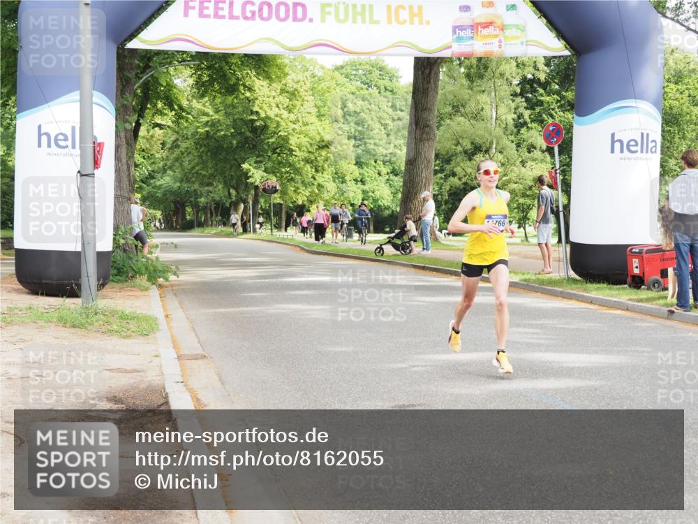 29.06.2025 - hella hamburg halbmarathon MichiJ http://msf.ph/oto/8162055 29.06.2025 10:11:43 Zwischen KM18-KM19 14766, 16120, 17402 meine-sportfotos.de