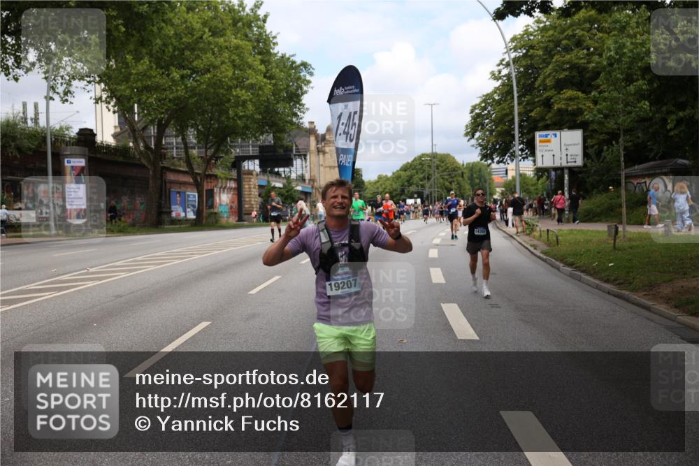 29.06.2025 - hella hamburg halbmarathon Yannick Fuchs http://msf.ph/oto/8162117 29.06.2025 10:39:07 20KM 1413, 1424, 1468, 1520, 1697, 1782, 1941, 2415, 2890, 2970, 3098, 4270, 4691, 4915, 5047, 7710, 8928, 9302, 11809, 13975, 14351, 14464, 14686, 14687, 14703, 15334, 16058, 17097, 17120, 17406, 18539, 18560, 18631, 18806, 19207 meine-sportfotos.de