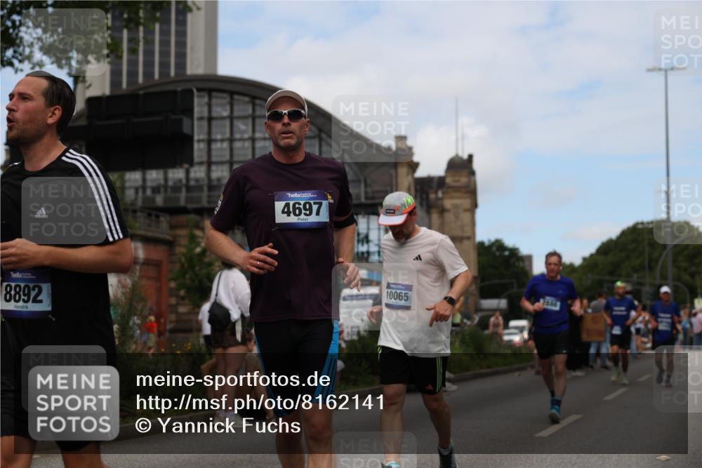 29.06.2025 - hella hamburg halbmarathon Yannick Fuchs http://msf.ph/oto/8162141 29.06.2025 11:17:46 20KM 1419, 2140, 2886, 2901, 3458, 4395, 4697, 4979, 5063, 5079, 6102, 6872, 7891, 8387, 8892, 9722, 10041, 10065, 11110, 11792, 11803, 12628, 13386, 13453, 13500, 14055, 14901, 14903, 15445, 15505, 15569, 15952, 15955, 16154, 17080, 17490, 17559, 18620, 18685 meine-sportfotos.de