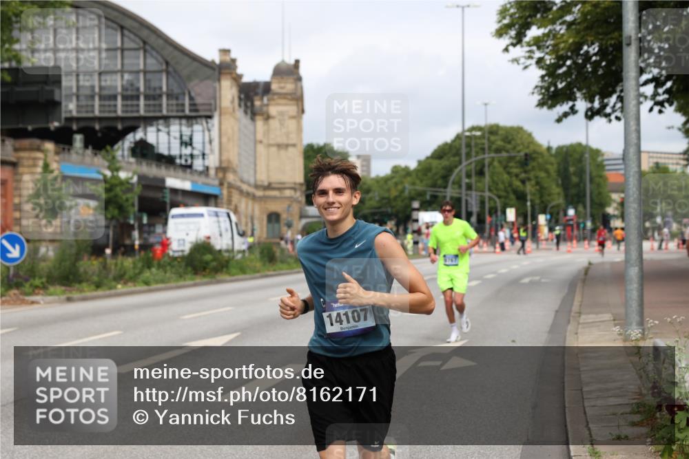 29.06.2025 - hella hamburg halbmarathon Yannick Fuchs http://msf.ph/oto/8162171 29.06.2025 10:21:12 20KM 9767, 10468, 14107, 16615, 17003, 17258 meine-sportfotos.de