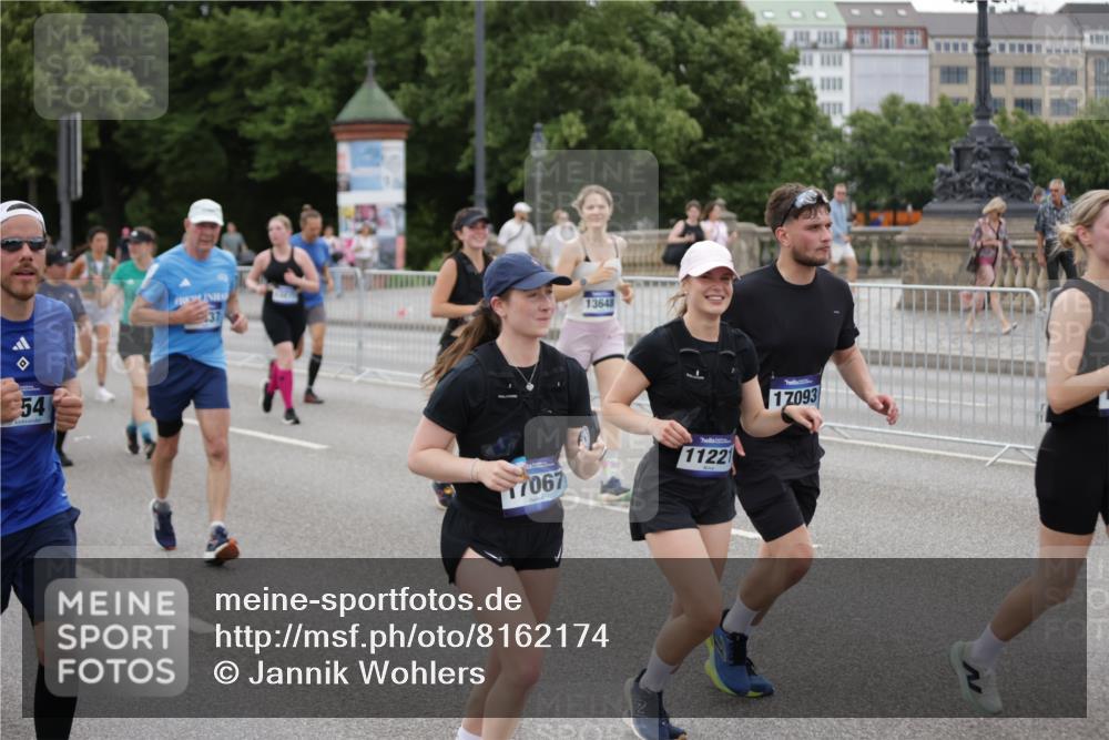 29.06.2025 - hella hamburg halbmarathon Jannik Wohlers http://msf.ph/oto/8162174 29.06.2025 11:03:34 Lombardsbrücke 1634, 1831, 1970, 2141, 2285, 2856, 3559, 3798, 4281, 5324, 6144, 6319, 6426, 6563, 6753, 6952, 6953, 7089, 7588, 7620, 7754, 8411, 8835, 8922, 8974, 9617, 9998, 10688, 10692, 10768, 11221, 11368, 11369, 12609, 13185, 13275, 13648, 13722, 13760, 13873, 14921, 14922, 15437, 15734, 15910, 15911, 16339, 17064, 17066, 17067, 17081, 17082, 17093, 17132, 17469, 17551, 18416 meine-sportfotos.de