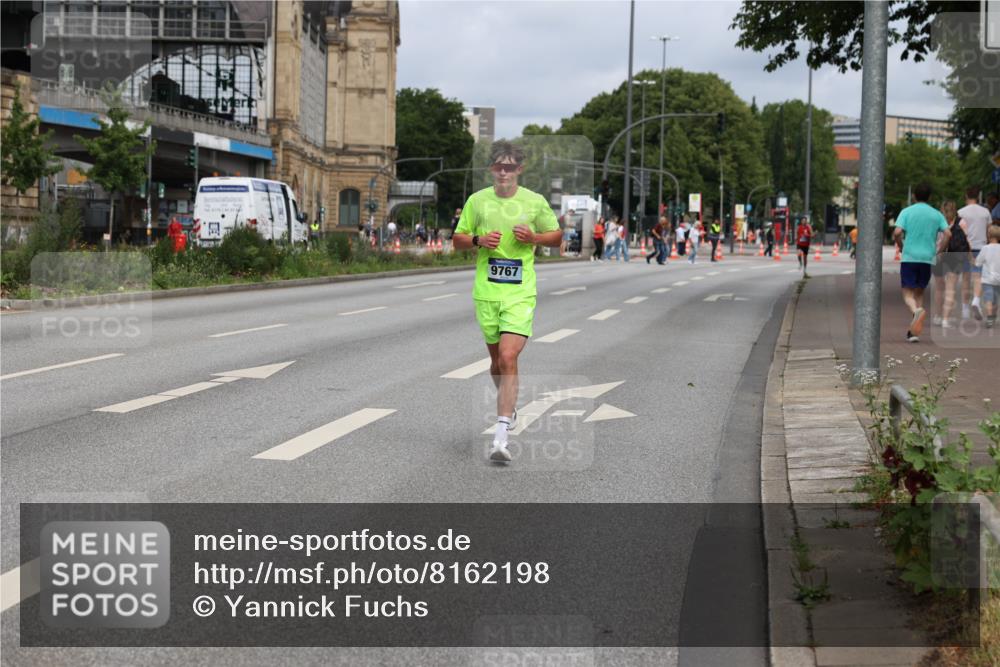 29.06.2025 - hella hamburg halbmarathon Yannick Fuchs http://msf.ph/oto/8162198 29.06.2025 10:21:14 20KM 9767, 14107, 16615, 17003, 17258 meine-sportfotos.de