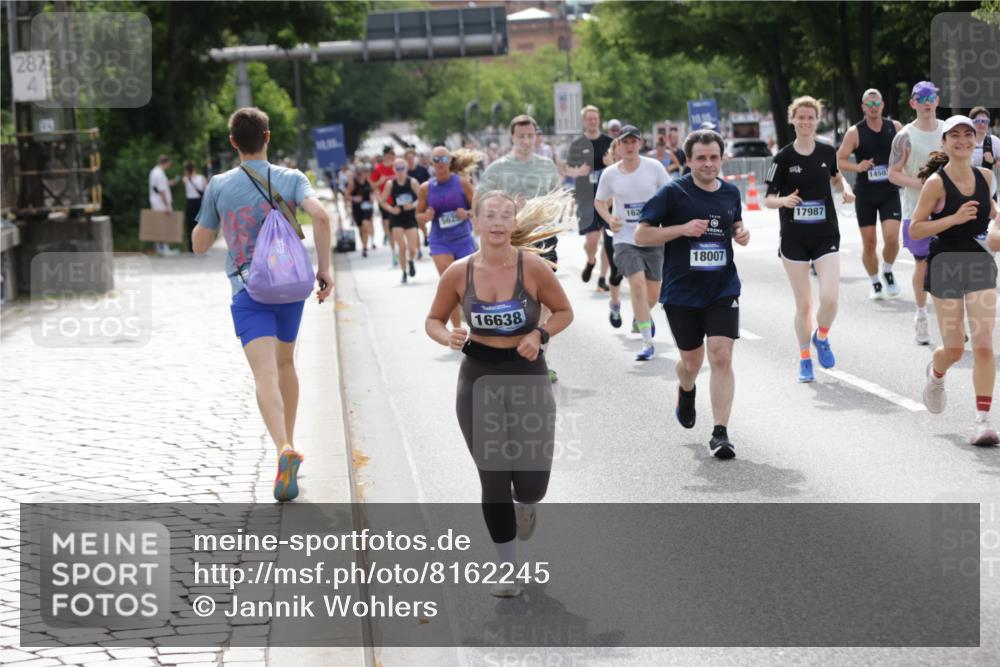 29.06.2025 - hella hamburg halbmarathon Jannik Wohlers http://msf.ph/oto/8162245 29.06.2025 10:20:10 Lombardsbrücke 1011, 1471, 1474, 2053, 2101, 2325, 2478, 2834, 3733, 3781, 4154, 4166, 4288, 4422, 4754, 4869, 5181, 5625, 6951, 7131, 8588, 9722, 10041, 10613, 10647, 11100, 11603, 11835, 11995, 12056, 12977, 14500, 14502, 14503, 14894, 15180, 15244, 15442, 15513, 16135, 16254, 16638, 17581, 17671, 17987, 18007, 18423, 18908, 19014, 19093 meine-sportfotos.de
