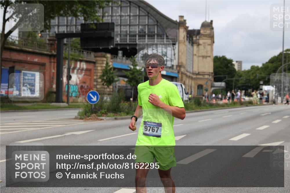 29.06.2025 - hella hamburg halbmarathon Yannick Fuchs http://msf.ph/oto/8162295 29.06.2025 10:21:15 20KM 9767, 14107, 16615, 17003, 17258 meine-sportfotos.de